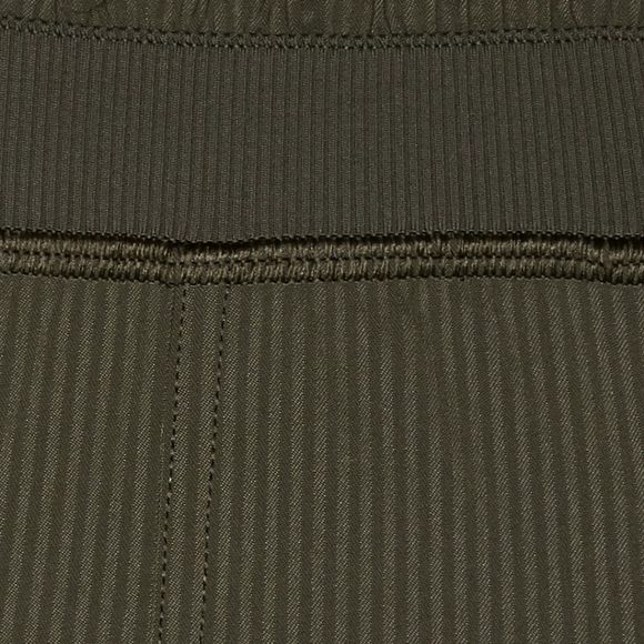 BNWT Lululemon Dance Studio Crop 25" - Picture 10 of 10